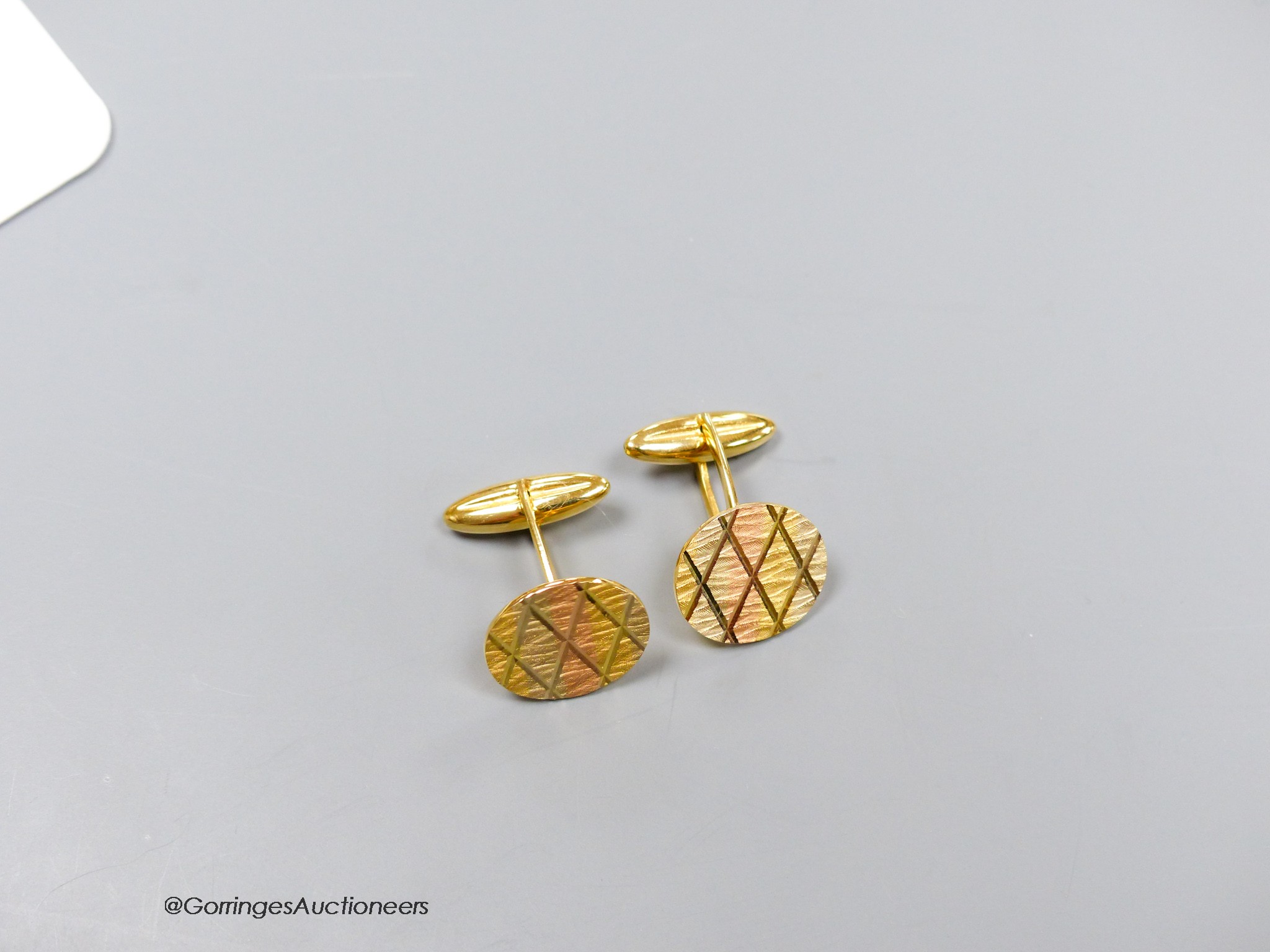 A pair of Italian 750 yellow metal cufflinks, 7.8grams.